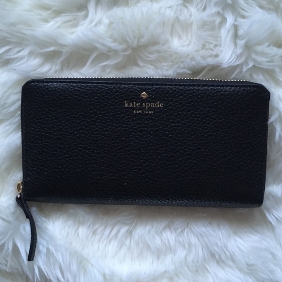 kate spade Handbags - Kate Spade Cobble Hill Lacey Wallet in Black